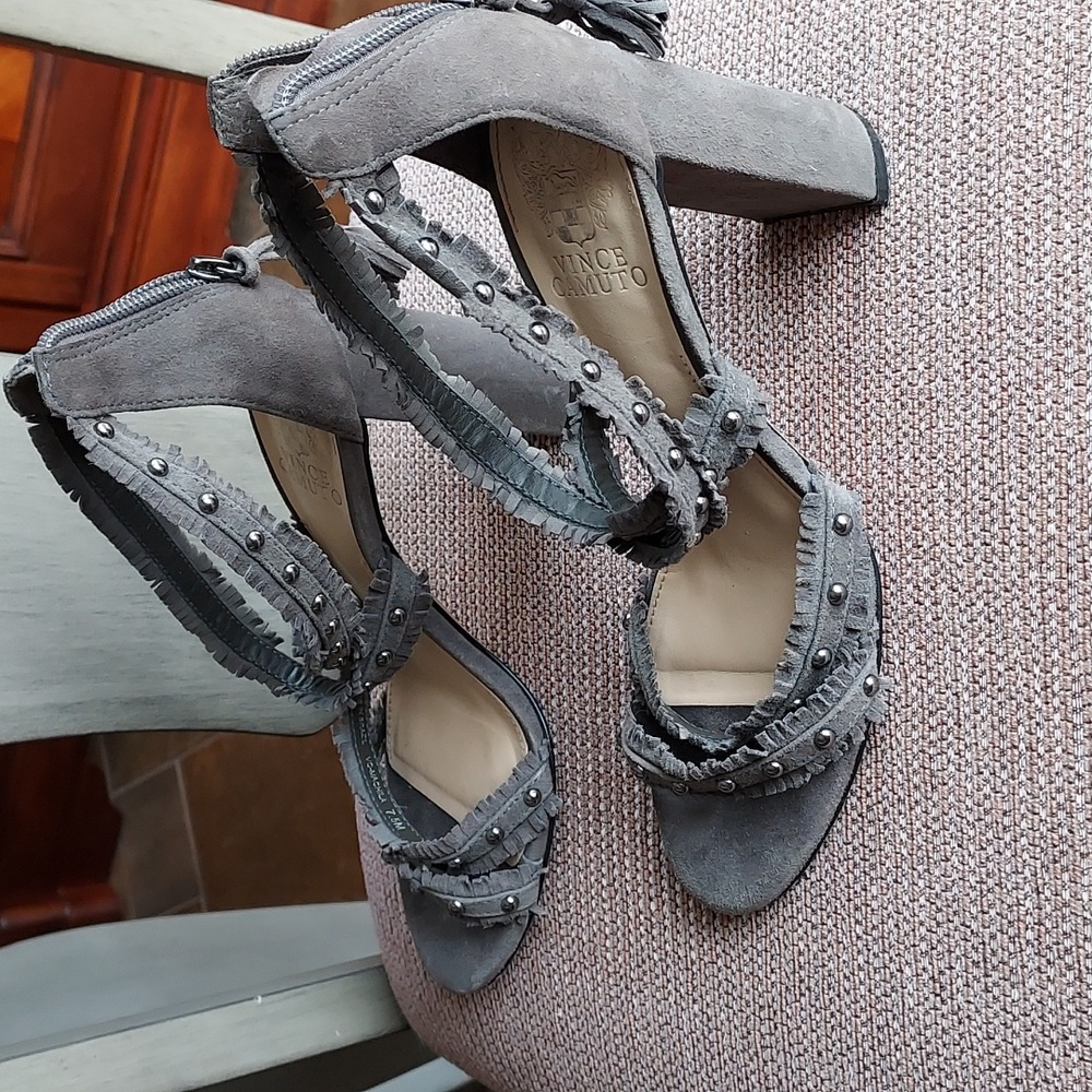Vince Camuto Suede heels, sz 7.5